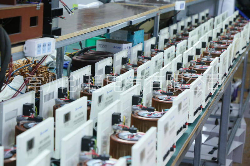 創(chuàng)穩(wěn)電氣、SVC-1000VA穩(wěn)壓器、寬域穩(wěn)壓、220V/110V雙電壓